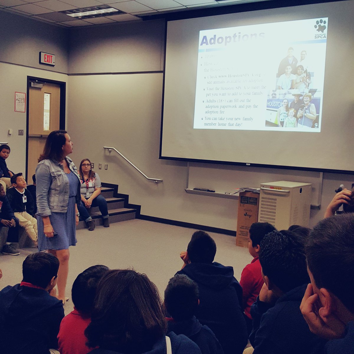 MillerMavsAISD's tweet photo. Thanks @HoustonSPCA for speaking to us for career week! #careerweek #spca #AnimalWelfare #alieflaunch @AliefISD @MavCounselors https://t.co/BvKp60EEfc