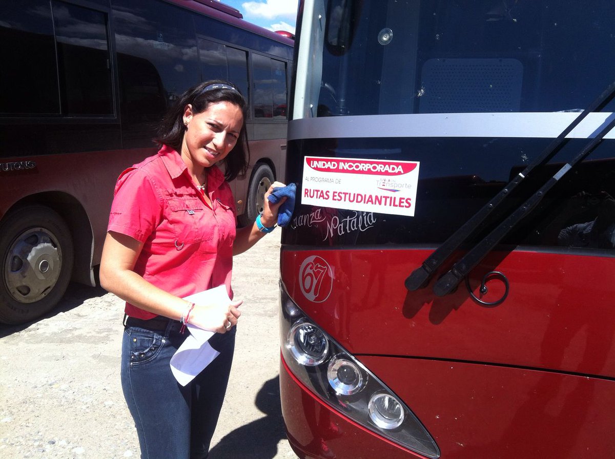 fonturlara's tweet photo. #PuebloEnMovimiento @Fontur_Oficial @ramolinap @maopf @mpptop Fontur Lara desplegada en todo el estado con la jornada de identificación. https://t.co/r4w0NlMzsp