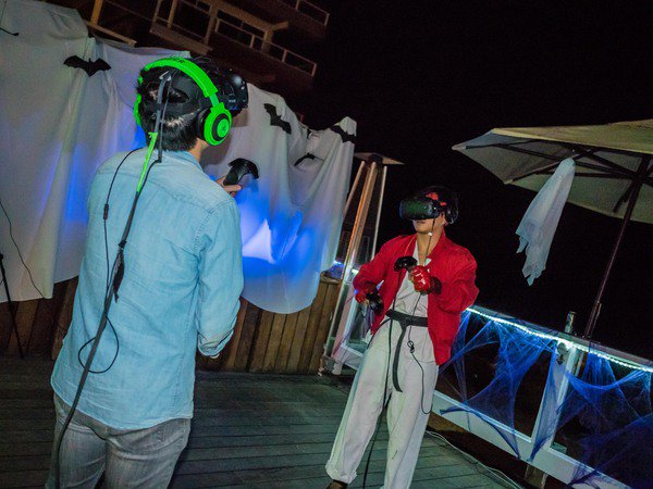 OCTechHappyHour's tweet photo. From the @MonsterVR_ and @OCTechHappyHour #lagunabeach #halloween #virtualreality event! https://t.co/gS5PzMJ94a