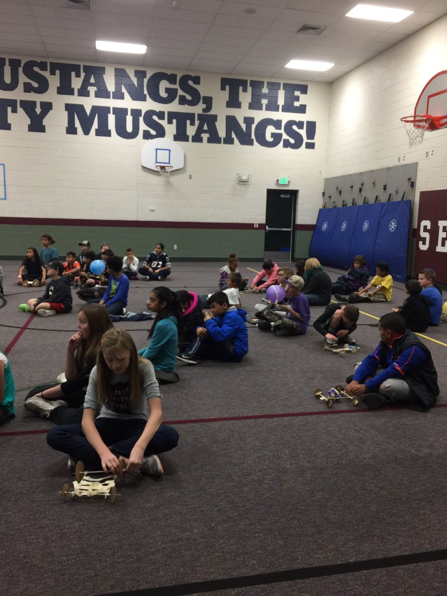 brohawk1's tweet photo. Design Thinking balloon car challenge. 5th and 6th graders! https://t.co/0hzockZ13s