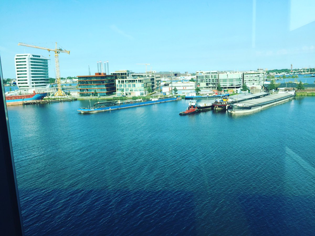 AlexHalford's tweet image. Throwback where I was having a good time at @AGE_Network HQ👌🏻