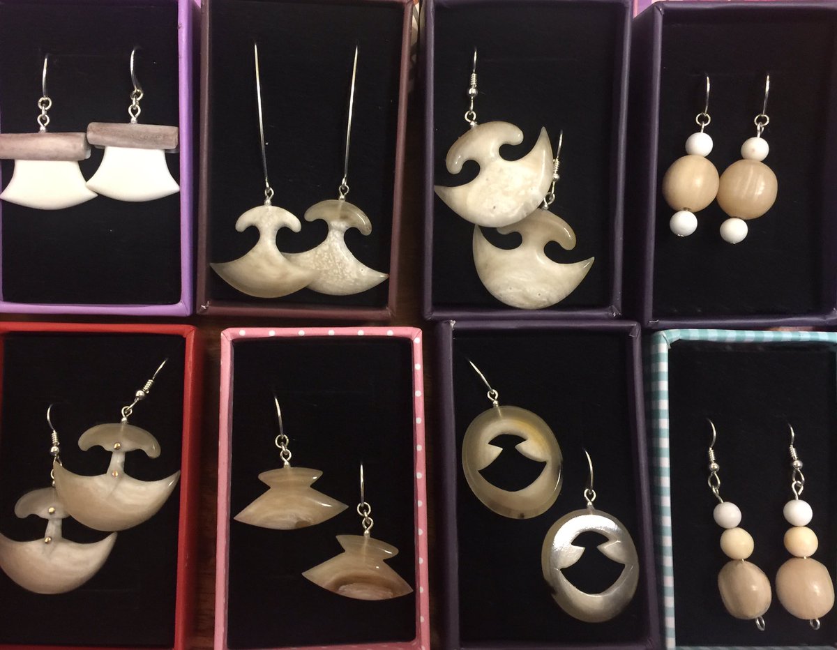 ncamphaug's tweet photo. We like to keep busy at the #ENBArtisan household #uluit #tuugaalik #aviq #tuktu #baleen #umingmak #mumaqtuq #handmade #inukmade #madeinnu https://t.co/aP0eTyt7jA