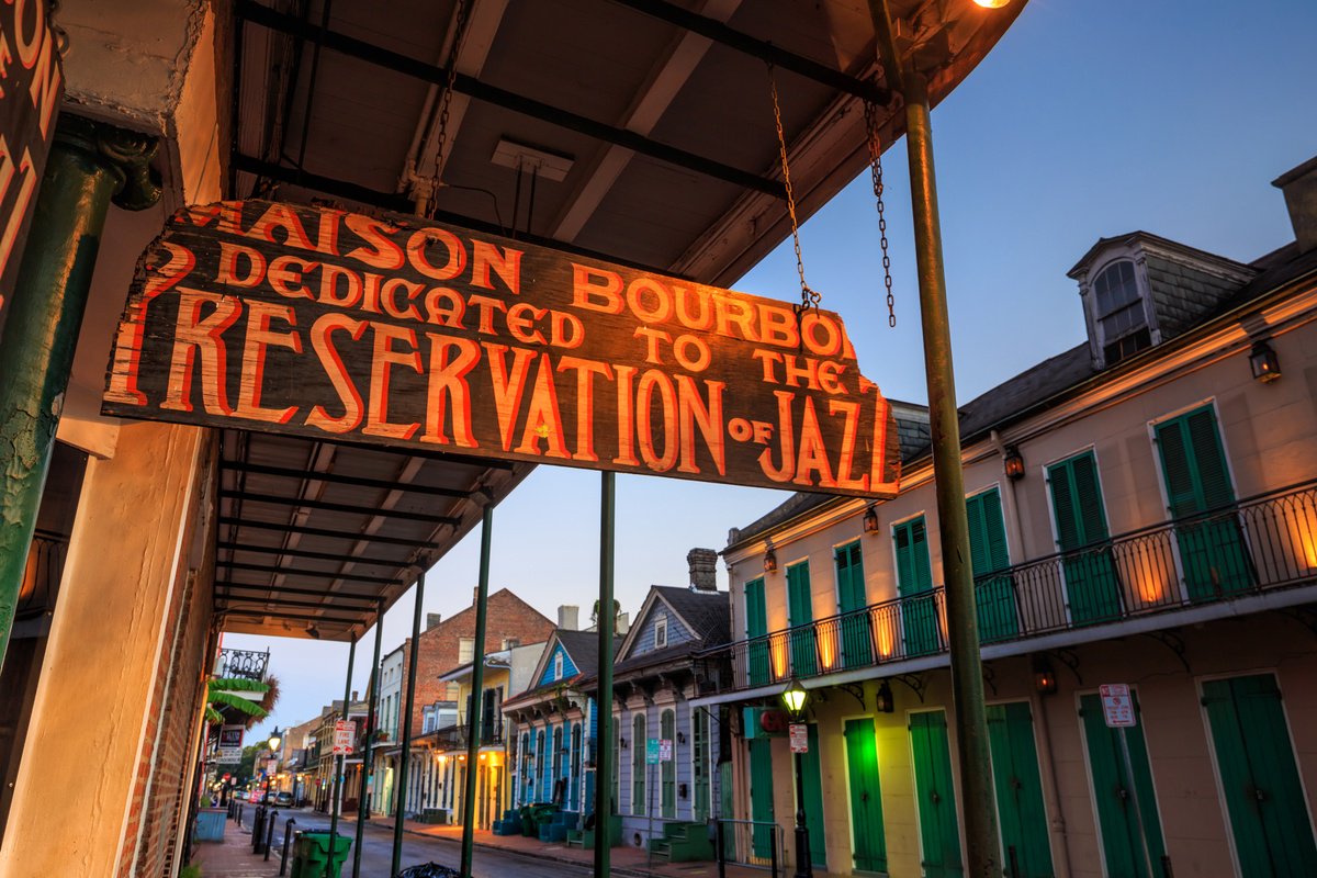 VisitTheUSA's tweet image. Delicious creole and the smooth sounds of Louisiana jazz make New Orleans a must-see on a trip to the USA's South! #VisitTheUSA