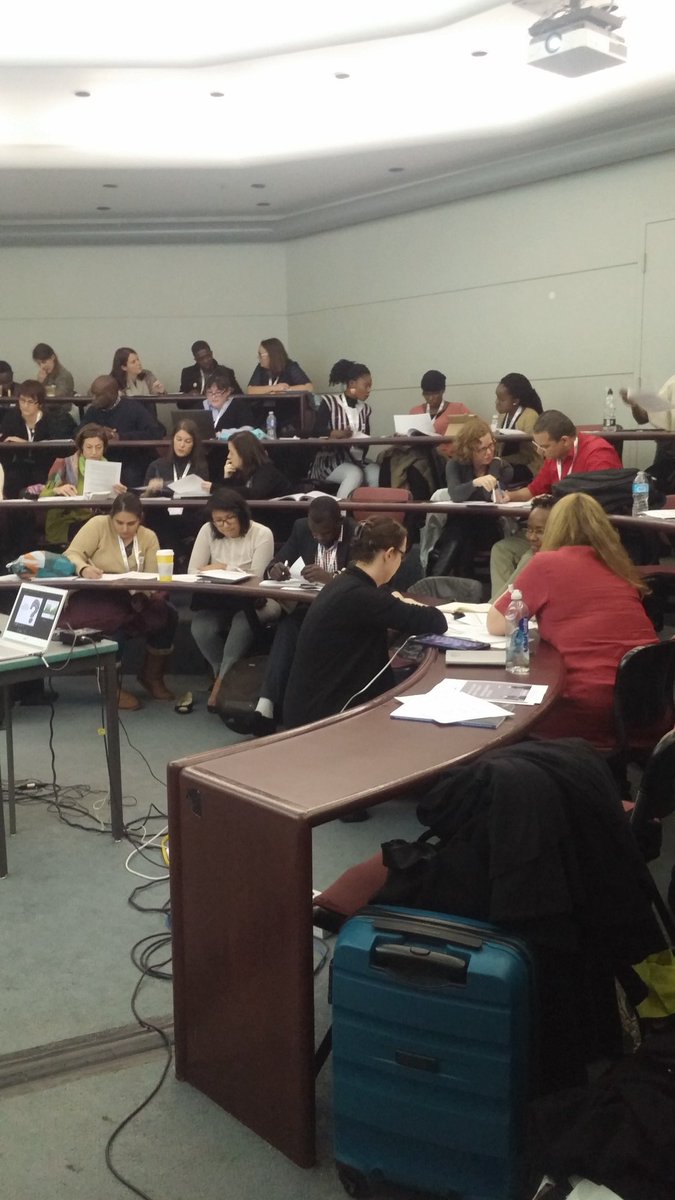 HopkinsIHHS's tweet image. Developing #genderanalysis questions at @RosemaryJMorgan session on gender in #HSR. 1st #jhsph session @ #HSR2016