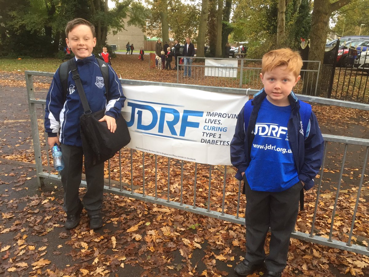 carolinebinfiel's tweet photo. My T1 son &amp; bro off to sell blue wrist bands at school to raise funds to support World Diabetes Day :) #JDRF https://t.co/kfHUo7QR9x