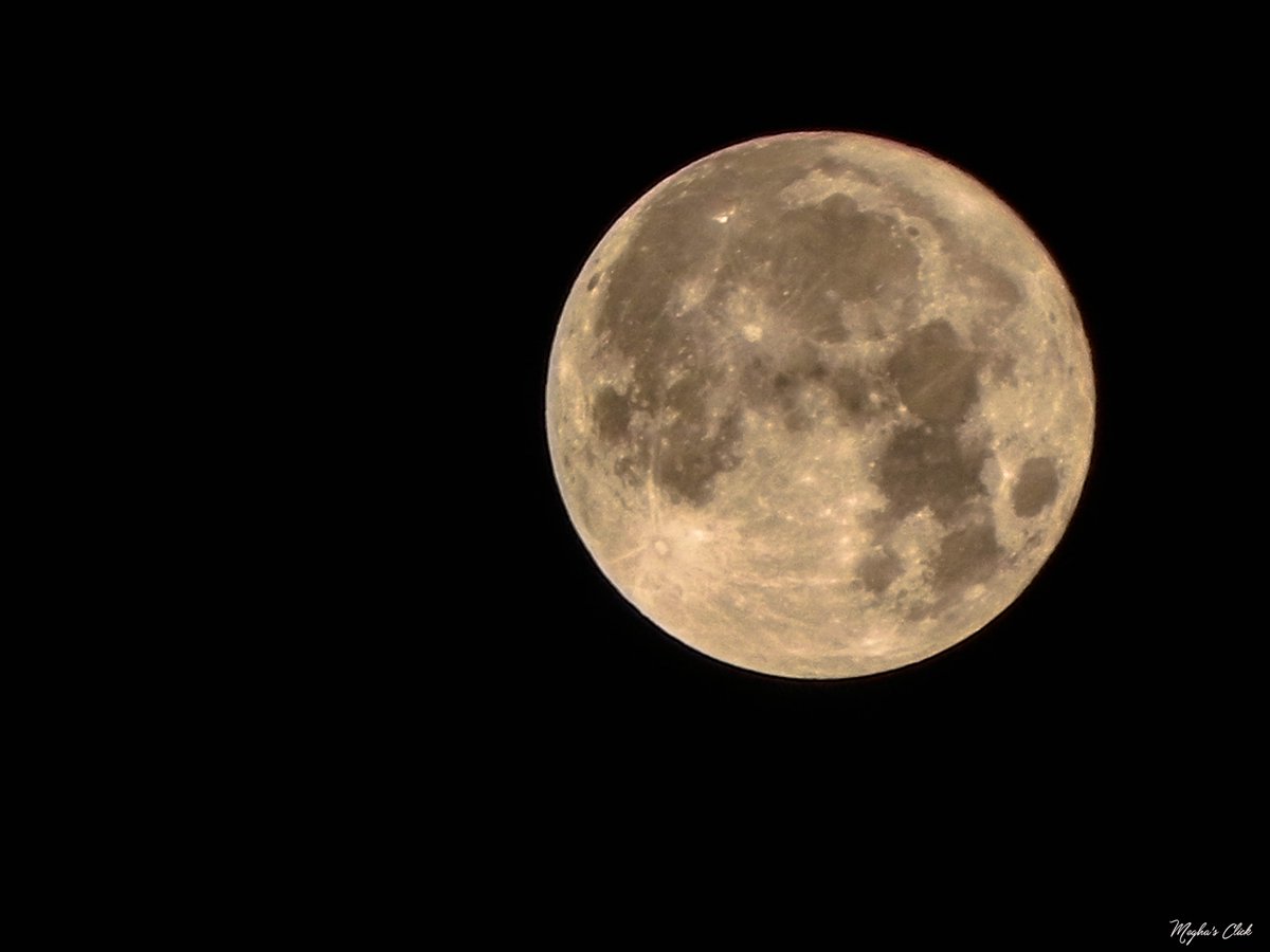 ImM3gha31's tweet photo. #supermoon #superzoom #MeghasClick #14thNovember #Bangladesh #Dhaka #mirpur #Nikon ! https://t.co/9xJydJ4PeR