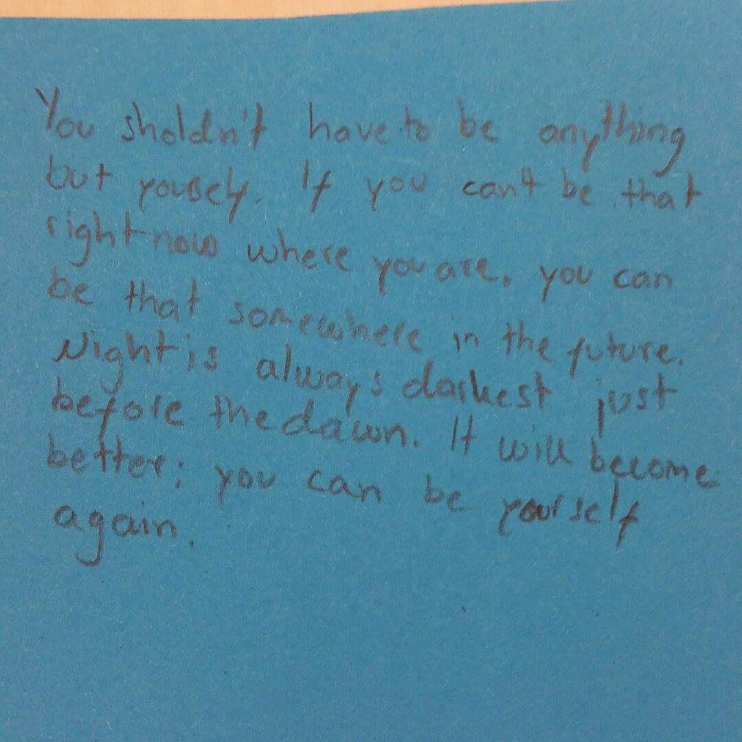 Faith in humanity restored, students asked to write a message to a refugee <a href="/nytliite/">nytliite</a> <a href="/rikurantala/">Riku Rantala</a> <a href="/alexstubb/">Alexander Stubb</a> this: