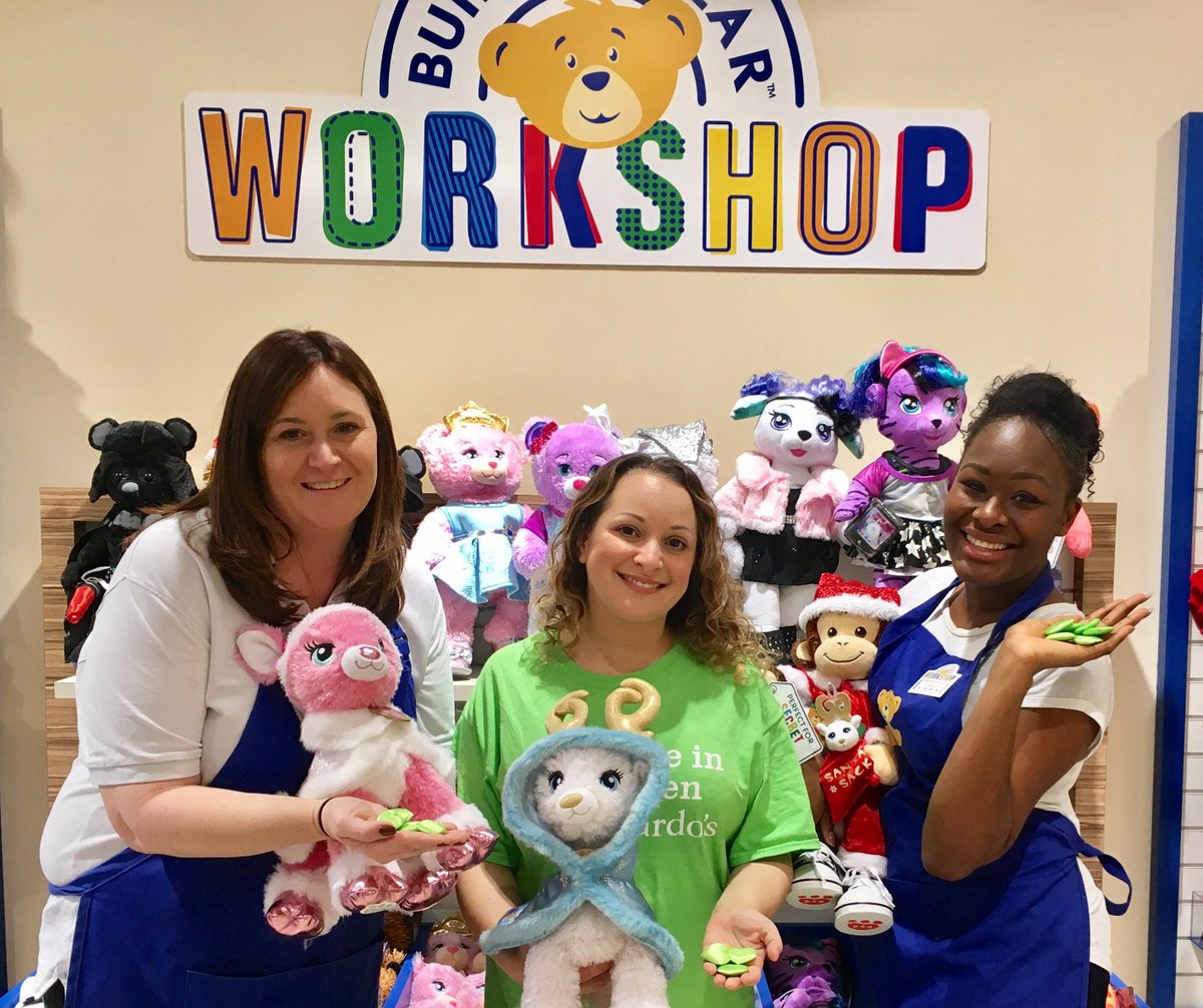 barnardos's tweet image. Huge thanks to all the @buildabear Green Heart weekend supporters - Jo from our Corporate Team popped in to join the fun!