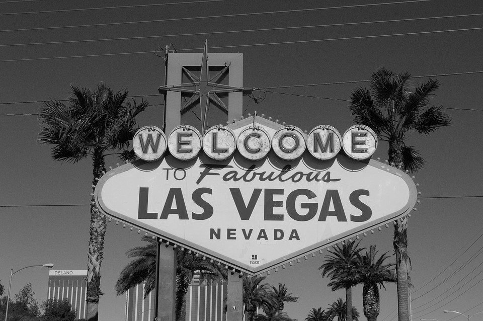 Neon_Cactus_702's tweet photo. #LasVegas #Black&amp;White https://t.co/6JJghTelm3