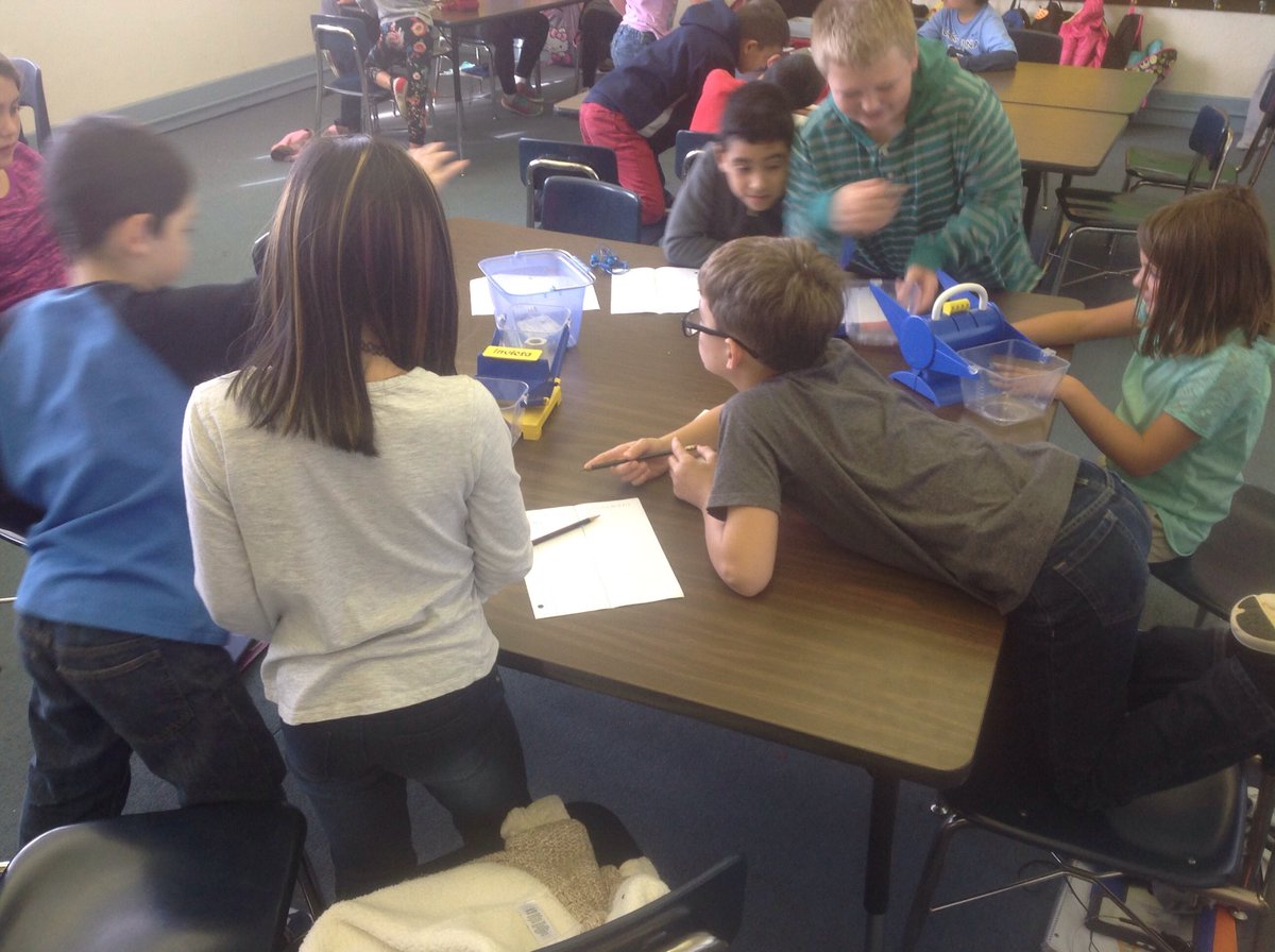Kacey_Stephens3's tweet photo. Estimating and measuring mass is a blast! @Woodleaf_Eagles https://t.co/VdB9MaBrOs