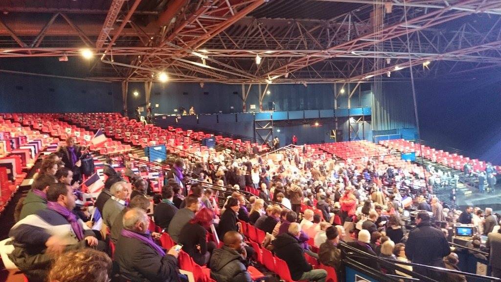 lecio13002's tweet photo. Beaucoup de sièges vides pour #AJZenith ..Et encore 1000 sièges ont été retirés comparés à #NSZenith https://t.co/4gGoJaEPFr