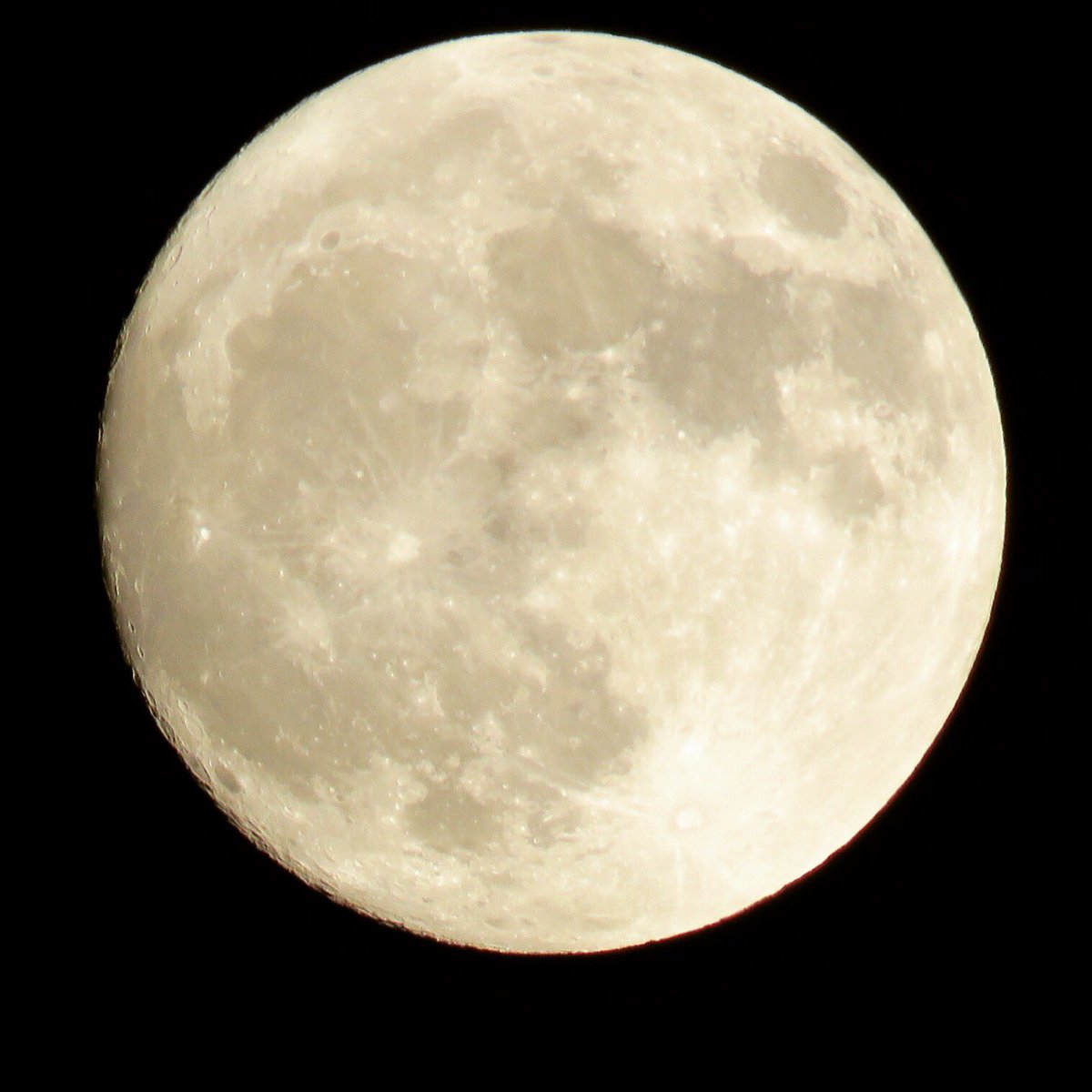 conorstyles's tweet image. Super moon from Cyprus. @itvnews @BBCNews #supermoon2016