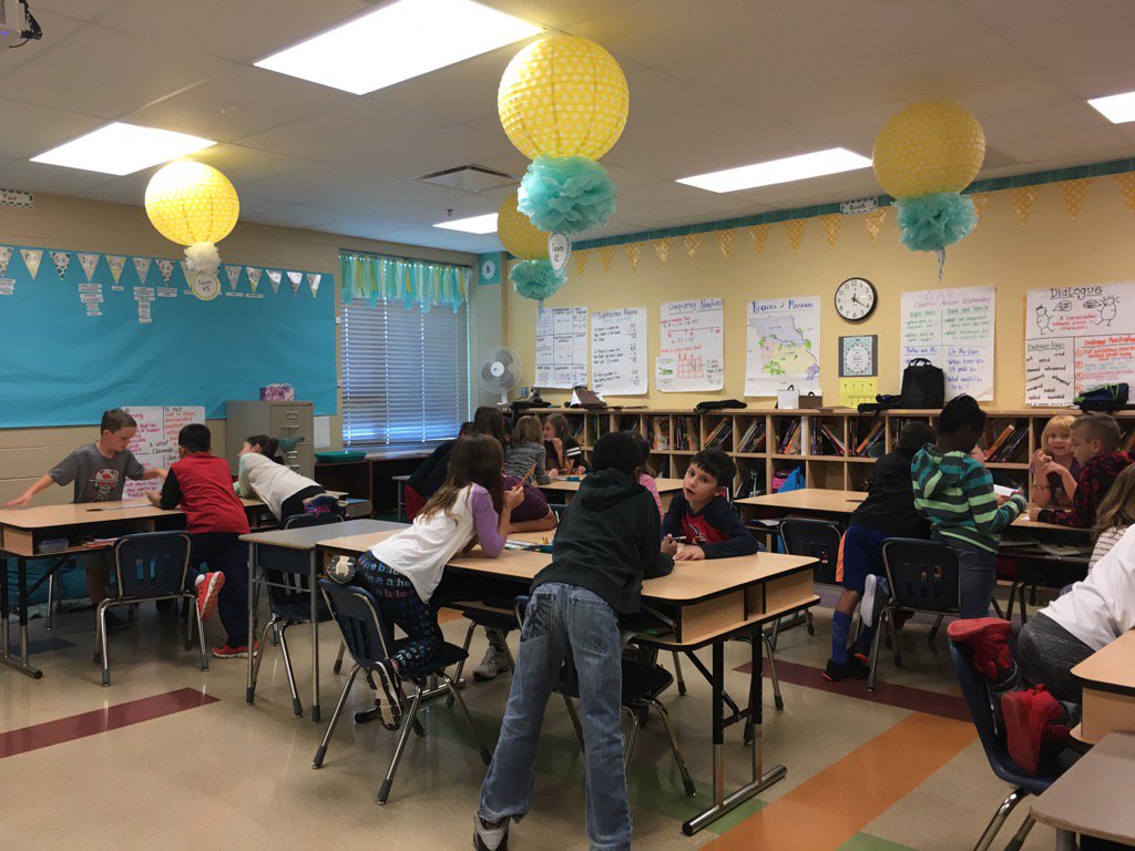 JamieBaumann's tweet photo. Students brainstorming solutions for a common good. PBL kickoff no. 4! @DHElementary @ https://t.co/mbmqTBBlAS