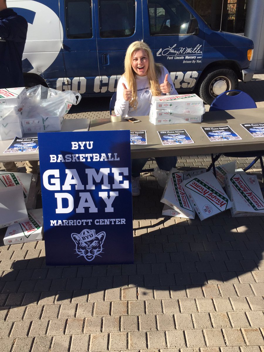 ShaylieFawcett's tweet photo. Hey @byuROC , Come snapchat for a donut in the JFSB courtyard RIGHT NOW! #ProtectProvo #GoCougs https://t.co/Ohz48eYv2B