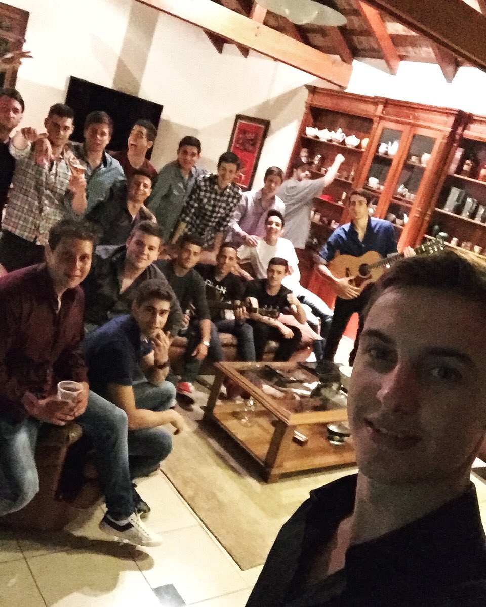 NanoMagnetto's tweet photo. Con estos amigos, no existen los problemas.. https://t.co/GD7MCn9yjU