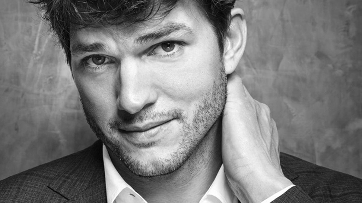Ashton Kutcher y Demi Moore rescataron 6.000 víctimas de tráfico sexual #AshtonKutcher #DemiMoore #Thorn #JimPitkow bit.ly/2fSOrc5
