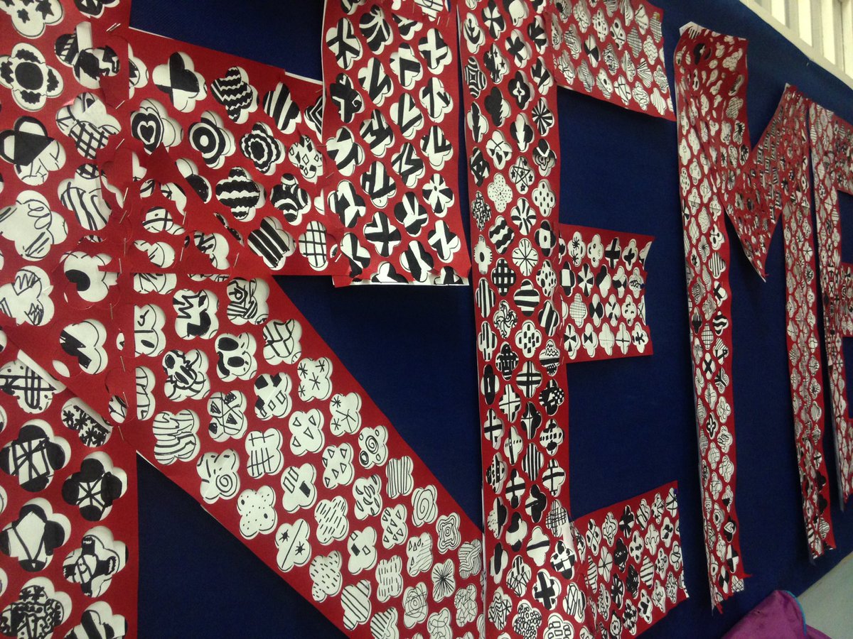 helena_barrett's tweet photo. Gr8 end to project with Hermitage Park PS with #dazzle poppy display #remembranceday #dazzleship visit #leith #leithcreative https://t.co/tbJe9gdMzb