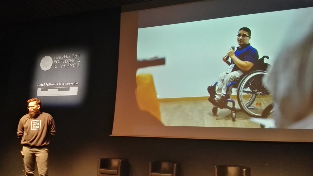 socialnest_org's tweet photo. @sandroller la única silla de ruedas capaz de andar por la arena de forma autónoma #MakingImpactGrow https://t.co/xaoiYpqP56
