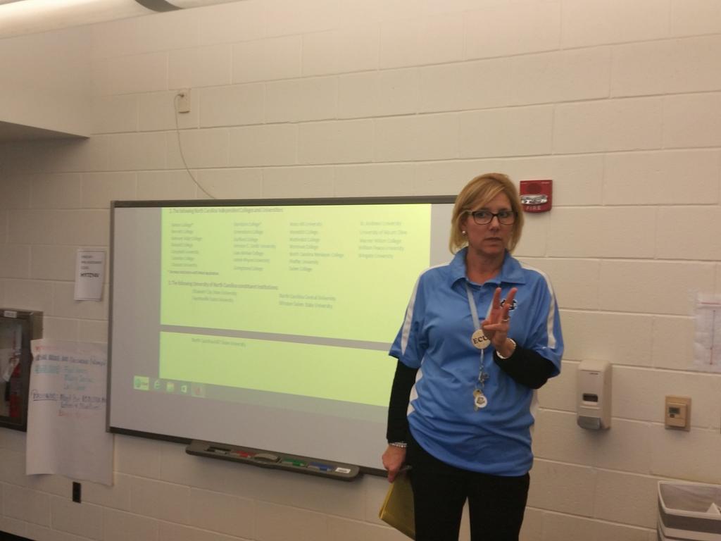 DarkHorseDoc's tweet photo. #DarkHorses do College Application Week #CHSCAW. Lots and lots of college apps being completed! Thank you Mrs. Blount. https://t.co/3eGQ0oEFwx