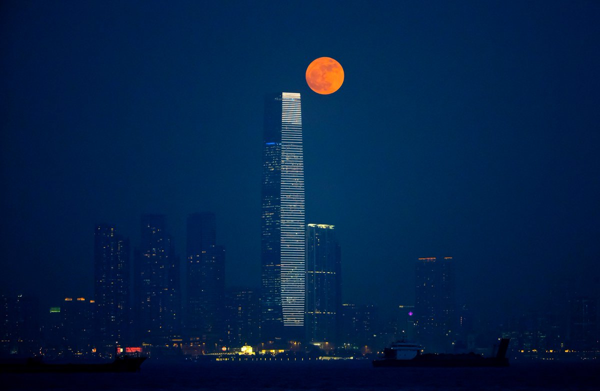 ajplus's tweet photo. Jaw-dropping images of this year's #supermoon from Spain, Greece, Hong Kong and Thailand.

Send us your best 🌕 photos! https://t.co/hbO7kAuauA