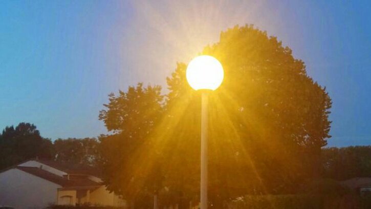 Fabien_v31's tweet photo. J'sais pas chez vous mais ici la #superlune C'est. Un. Truc. De. Malade !!! https://t.co/XRW5oK5uZ4