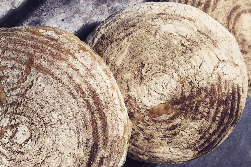 tbl11's tweet photo. What's better than freshly baked bread? #homemade @FinniestonLife https://t.co/MuWZ6losMZ