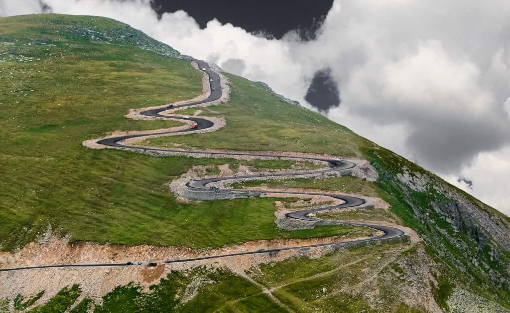 motoride_'s tweet photo. @ABRmagazine Freedom is happiness #MakeLifeARide #adventure #RideandShare #romania #SpiritofGS https://t.co/j25t3tdOdO