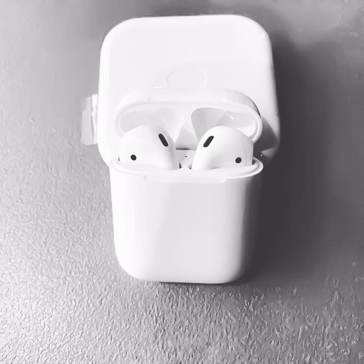 FabienWannerOFF's tweet photo. AirPods #apple #airpods #applestore #iphone #iphone7 #iphone7plus #ios #ios10 #ios101 #ios102 #ios103 #design #developer © https://t.co/ywgn8uNsbS