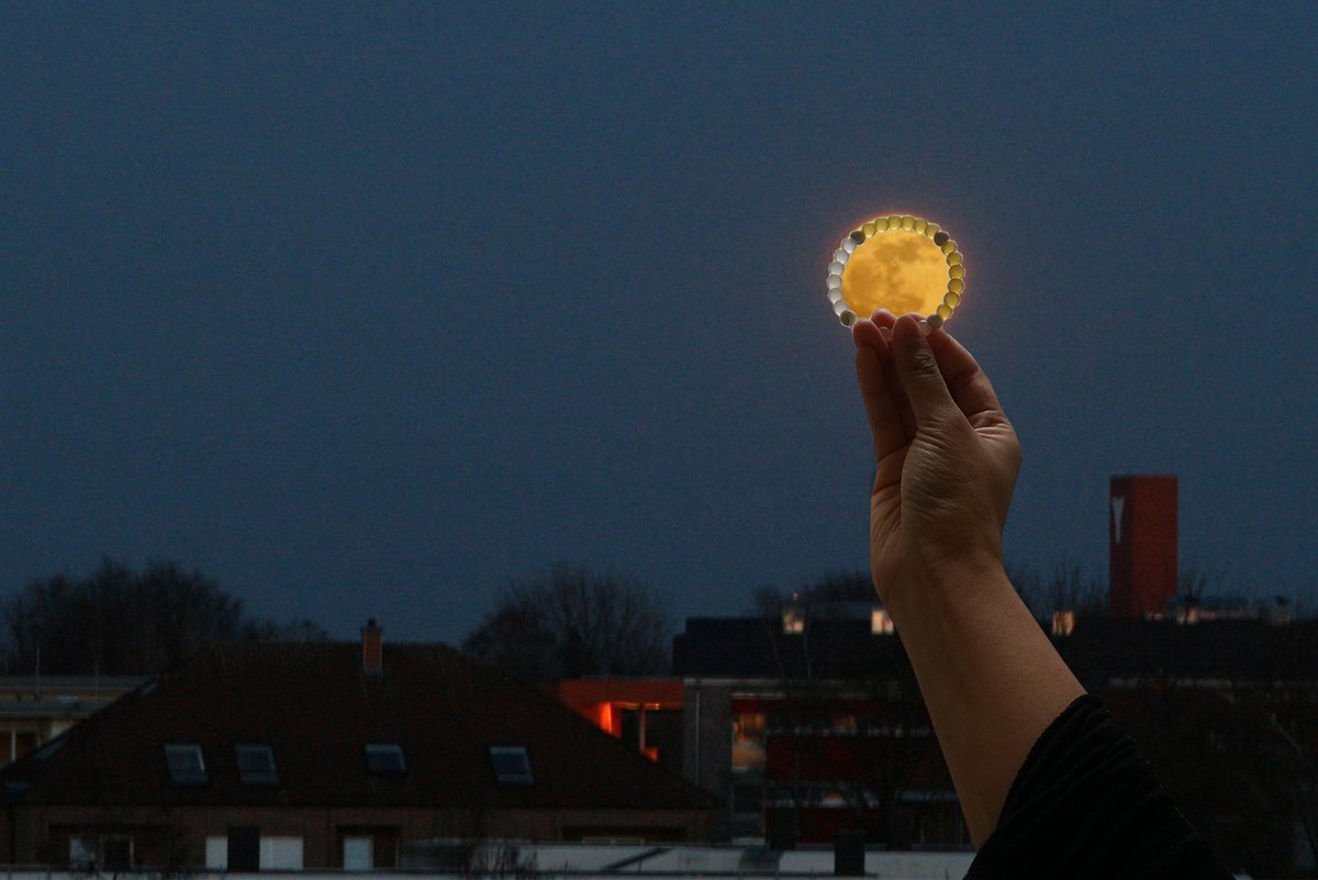 ImperialToy's tweet photo. Bring along your Honua Sky bracelets to celebrate tonight's epic Supermoon event! #ImperialToy #Honua #Sky #FirstInFun #Supermoon https://t.co/78sFEHg9pt