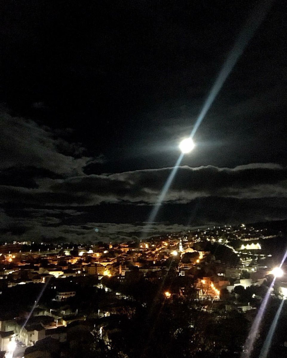 MarcoCau's tweet photo. #perigeo #moon https://t.co/qHbSUSHIm8