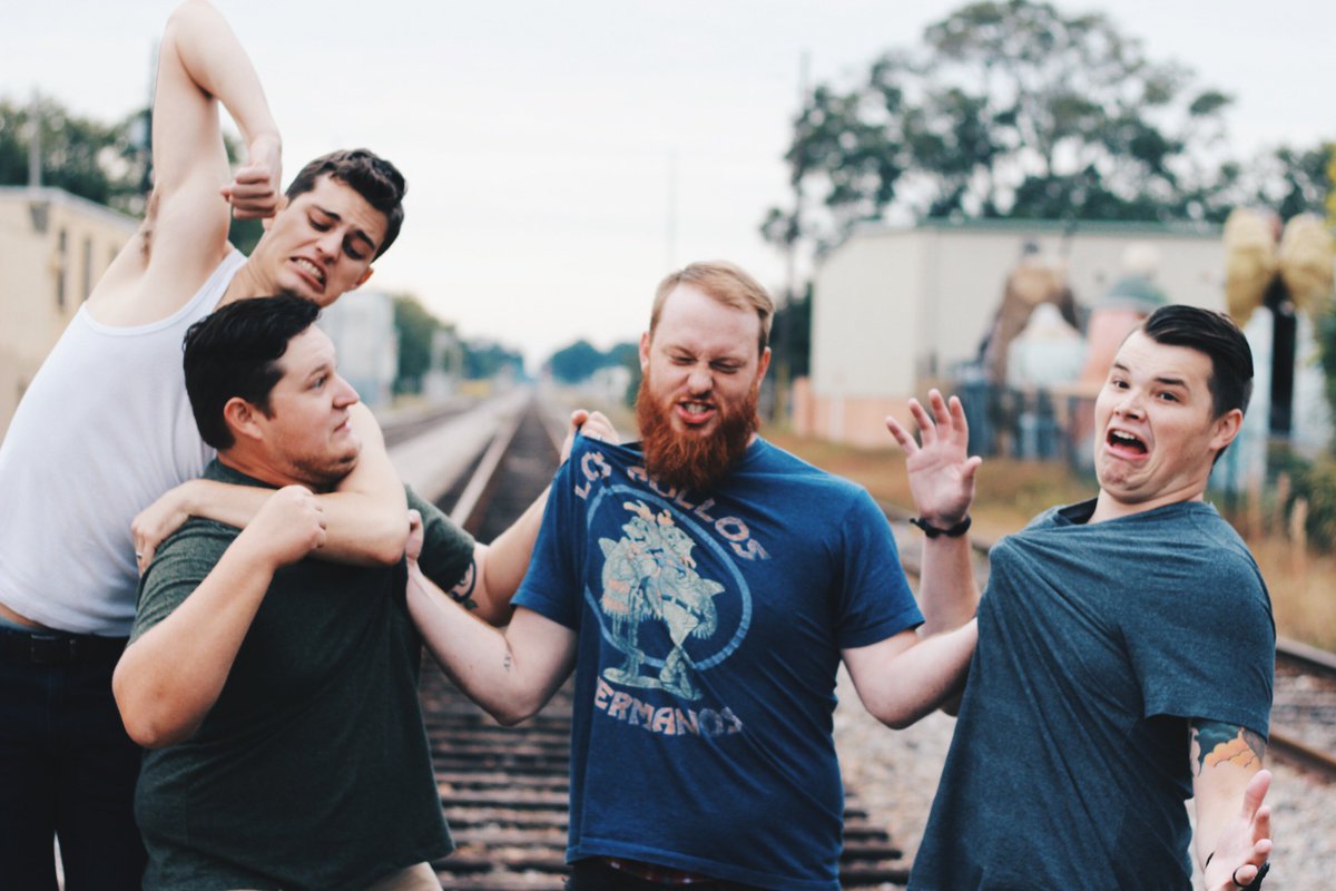 Based on Episode 1 of <a href="/MidnightDepot/">Valentin Thierry♀</a>, vote for me as fighting champion of the podcast world!! bit.ly/2fOoTvW