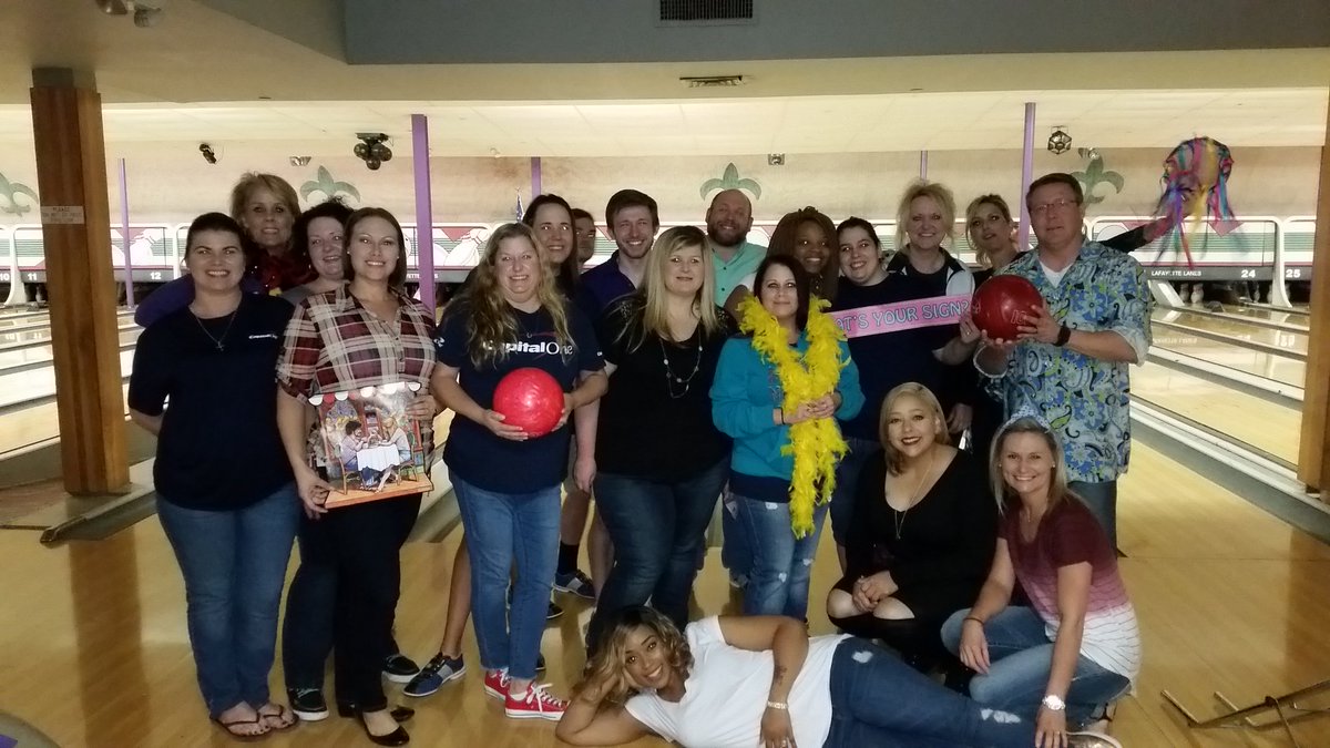Amazing <a href="/CapitalOne/">Capital One</a> volunteers w/ #60sstyle at JA BowlAThon Sat. --Awesome people doing great things in kids' lives with #JA