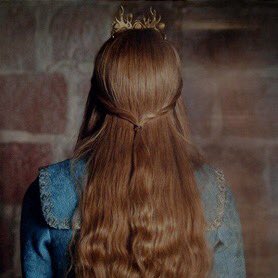 withpatterns's tweet image. i don't want to be a queen, i want to be the queen