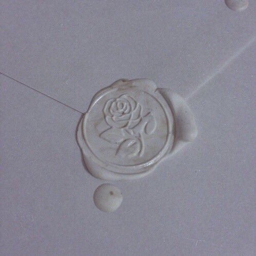 withpatterns's tweet image. i don't want to be a queen, i want to be the queen