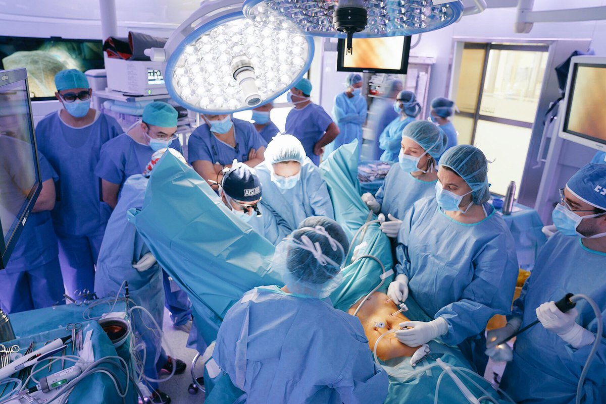 AntoniodeLacy's tweet photo. Amazing @AISChannel #TaTME on-ground course w/ surgeons from #UAE, #Bahrein, #NewZealand, #Egypt &amp; #Morocco https://t.co/DpbCVldP2g https://t.co/AJNNFvwWzF