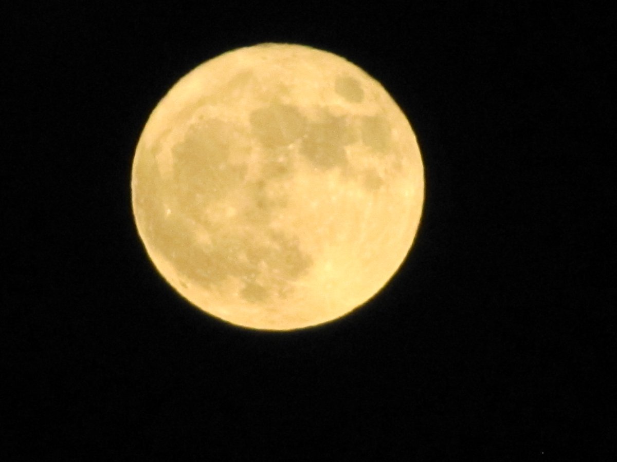 Super Moon at Patacona Beach in Valencia Spain 19:00 hrs #supermoon