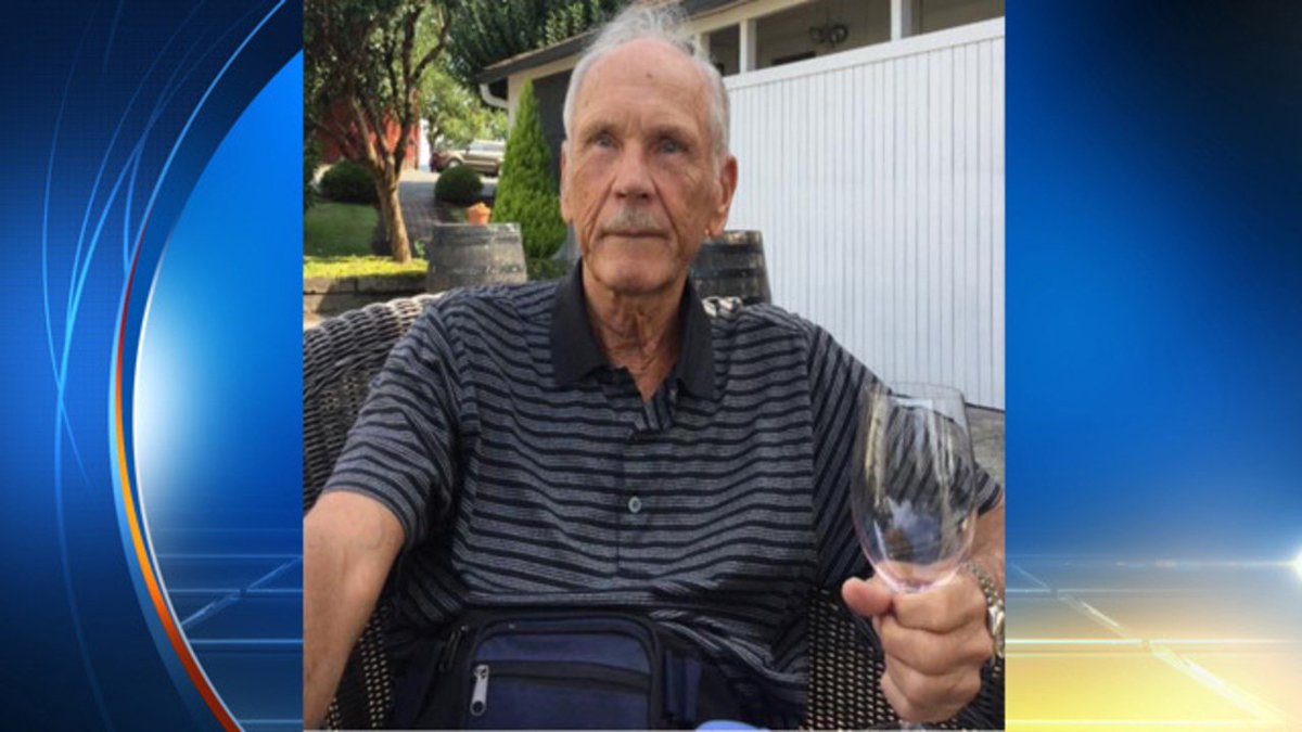 80-year-old runner dies struck by SUV during Fort Lauderdale marathon has died bit.ly/2fs6Iyc?utm_me… https://t.co/npRLD6Nl9W