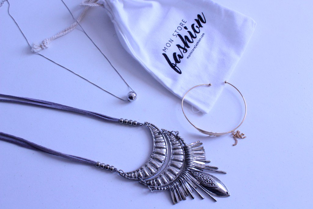 blonds_s's tweet photo. Les bijoux d’ELF, on en parle ? https://t.co/TARyZSk29l https://t.co/I99ORhsJyD