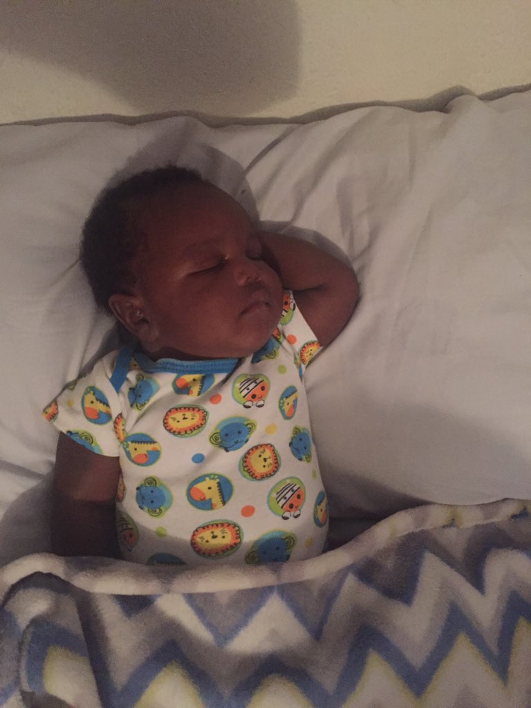 Redd_93's tweet photo. Mommy loves you 🍫👶🏾💚😘😘😘 https://t.co/N6CWUpFDrJ
