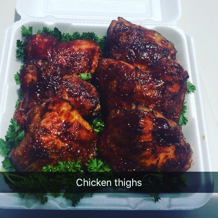 ChiggerCreek's tweet photo. #greatfood Smoked chicken thighs with Apple and cherry wood. #bbq https://t.co/PLdMpwVUGp