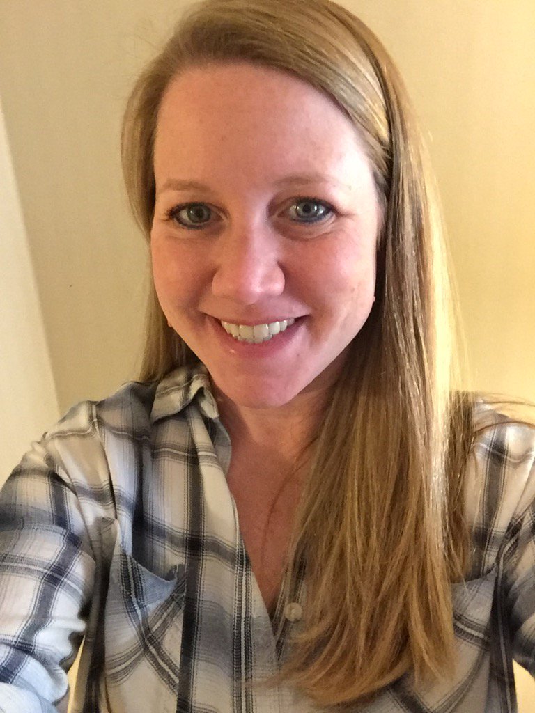 HCMills2499's tweet image. Heading out soon to go torture a non-country music fan at the Carrie Underwood concert! #needsomefun #music&amp;amp;beer