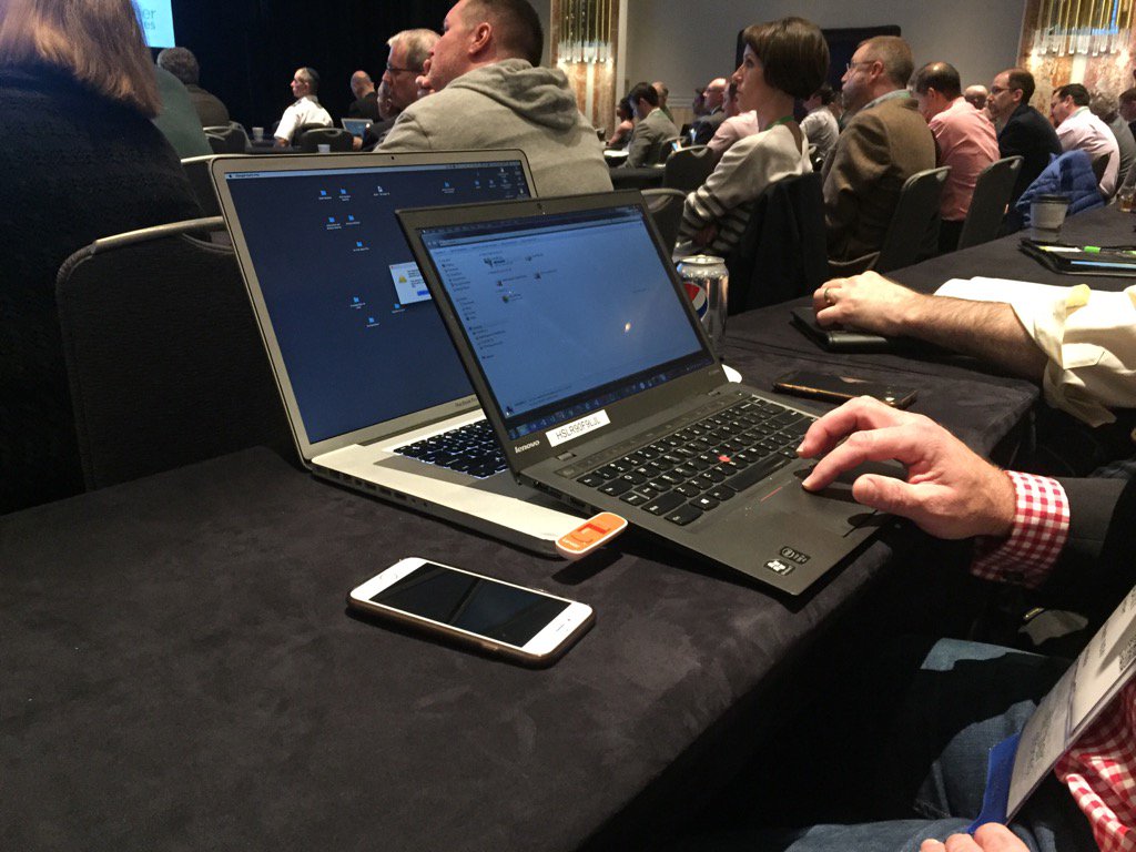 Neighbor working hard <a href="/CHC16/">Carles Huguet</a>