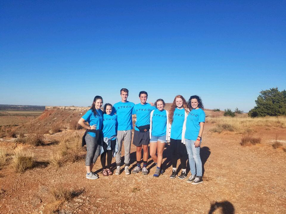 halizawil's tweet photo. I love the oasc and spontaneous hikes with these people #OASCexplore https://t.co/Pb2zT9gggK