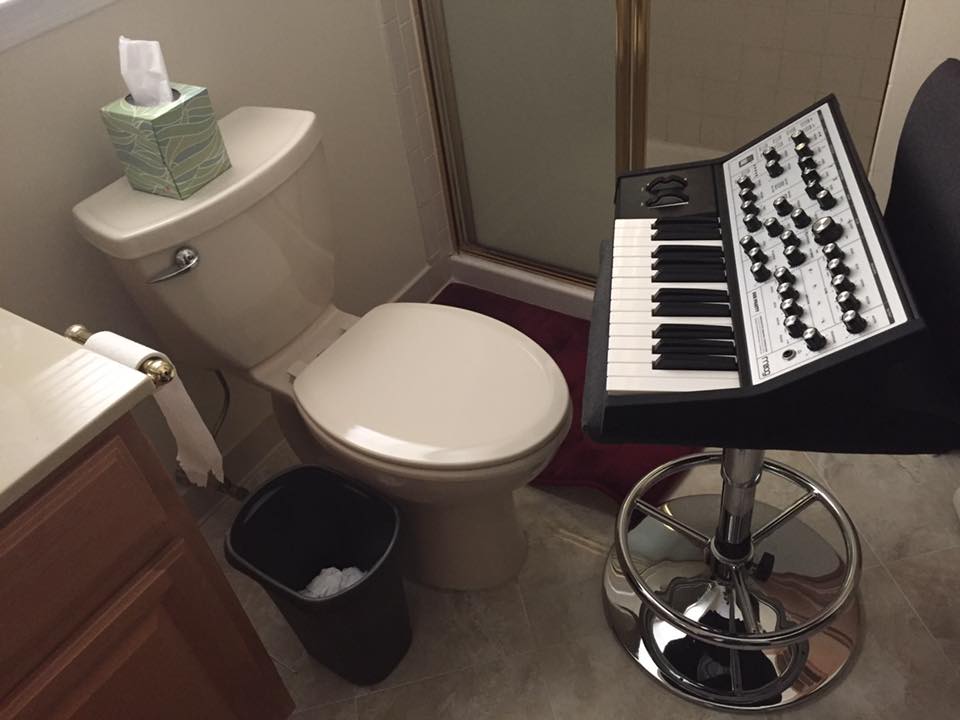 You never know where you'll be when inspiration strikes.

📷: alternating.bit on Facebook