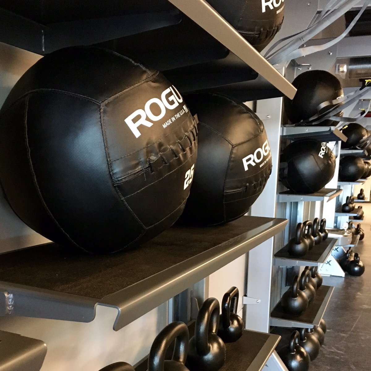 resiliencecode's tweet image. Racks are installed and ready to go for our grand opening in early 2017
#ResilienceCode
#HealthRewritten
#TrainLikeanAthlete
#WhatsYourCode