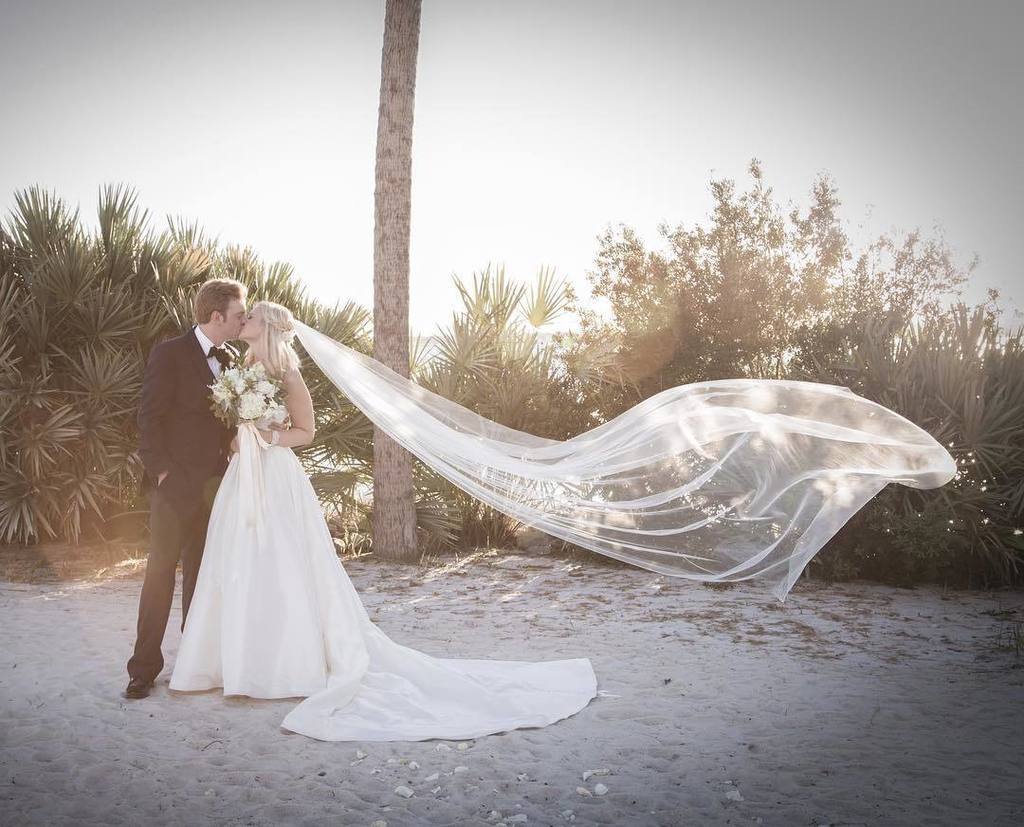 CompleteWayne's tweet image. Beauty at its finest. Such a awesome couple to work with!

Complete charleston.com

#classicbeauty #brideandgroom #…