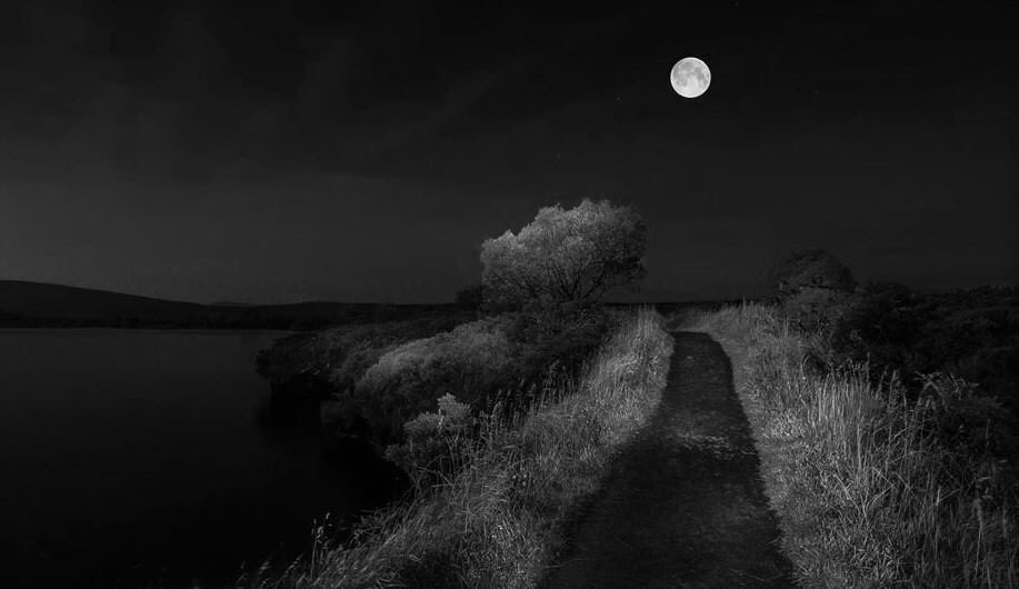 adrian41o's tweet image. Super Moon on Lough Fea ....simply stunning