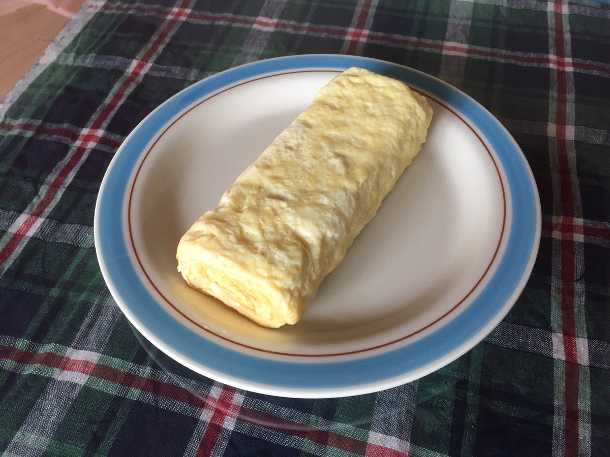 otsukatires's tweet photo. たまご焼き焼くのが上手くなったこと。
#卵焼き https://t.co/5EiiYJIXoh
