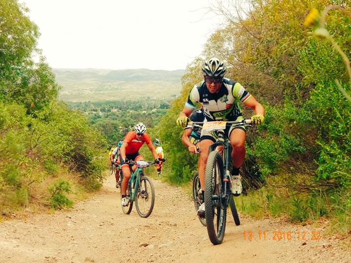 jmirandaOk's tweet photo. Excelente Carrera de #MTB @LaFaldaBIKERACE para ir cerrando el año con Amigos #RangoTeam #HoySeEntrena #ciclismo @elisalapentah3o https://t.co/f9tpdN55c5