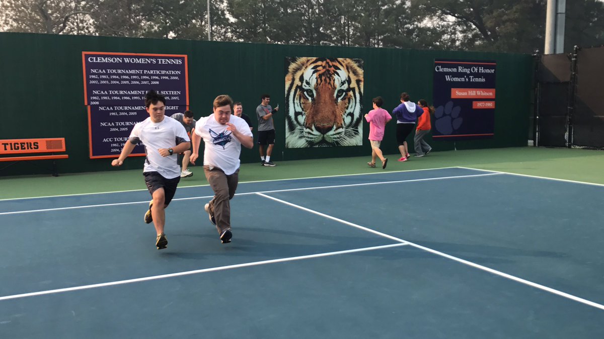 marubrito19's tweet photo. Greatest part of my job is to meet people like @clemsonlife1 you guys made our day! @ClemsonWTennis loved it! #makingadifference #Blessed https://t.co/niPqDVRjIn